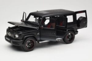 Mercedes G-Class G63 AMG W463A Matt Black Minichamps 1:18 110037064 Metal - imagen 2 de 8