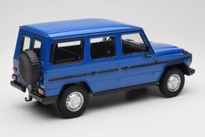 Mercedes G-Class W460 LWB Azul Oscuro Minichamps 1:18 155038100 Metal - imagen 2 de 6