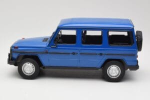 Mercedes G-Class W460 LWB Azul Oscuro Minichamps 1:18 155038100 Metal - imagen 3 de 6
