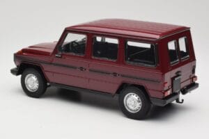Mercedes G-Class W460 LWB Rojo Oscuro Minichamps 1:18 155038102 Metal - imagen 5 de 6