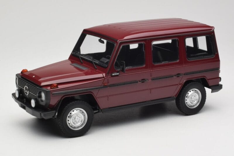 Mercedes G-Class W460 LWB Rojo Oscuro Minichamps 1:18 155038102 Metal
