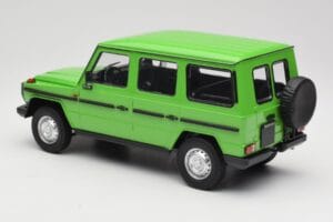 Mercedes G-Class W460 LWB Verde Minichamps 1:18 155038101 Metal - imagen 5 de 6