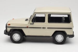Mercedes G-Class W460 SWB Grey Metallic Minichamps 1:18 155038004 Metal - imagen 3 de 6