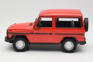 Mercedes G-Class W460 SWB Rojo Minichamps 1:18 155038002 Metal - imagen 3 de 6