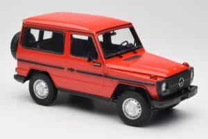 Mercedes G-Class W460 SWB Rojo Minichamps 1:18 155038002 Metal - imagen 4 de 6