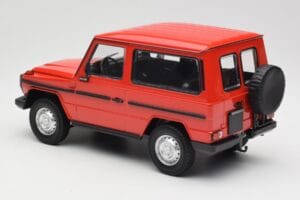 Mercedes G-Class W460 SWB Rojo Minichamps 1:18 155038002 Metal - imagen 5 de 6