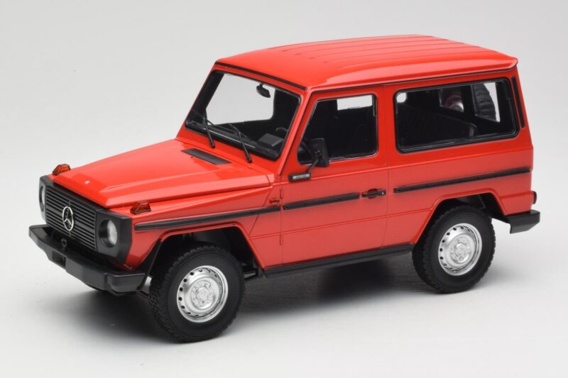 Mercedes G-Class W460 SWB Rojo Minichamps 1:18 155038002 Metal