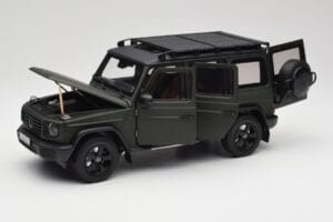 Mercedes G-Class W465 Verde Oliva Norev 1:18 B66960662 Metal - imagen 2 de 8