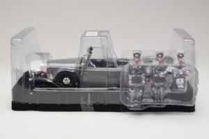 Mercedes G4 6-Wheels Negro With Figures Signature Models 1:18 38202 Metal