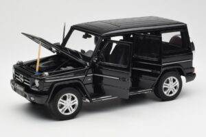Mercedes G500 W463 Negro AUTOart 1:18 76216 Metal - imagen 2 de 8