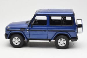 Mercedes G500 W463 SWB Azul AUTOart 1:18 76114 Metal - imagen 4 de 8