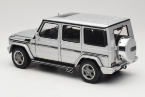 Mercedes G55 AMG W463 Plata AUTOart 1:18 76247 Metal - imagen 7 de 8