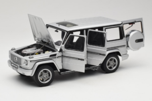 Mercedes G55 AMG W463 Plata AUTOart 1:18 76247 Metal - imagen 2 de 8