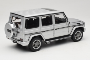 Mercedes G55 AMG W463 Plata AUTOart 1:18 76247 Metal - imagen 3 de 8