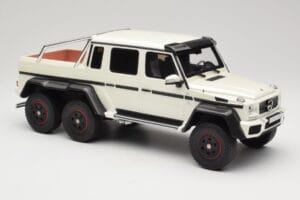 Mercedes AMG G63 6x6 W463 Blanco GT Spirit 1:18 GT100 Resina - imagen 4 de 6
