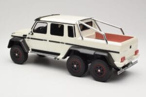 Mercedes AMG G63 6x6 W463 Blanco GT Spirit 1:18 GT100 Resina - imagen 5 de 6