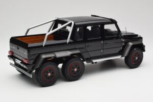 Mercedes AMG G63 W463 6x6 Gloss Negro AUTOart 1:18 76306 Compuesto - imagen 3 de 8