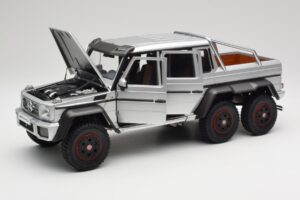 Mercedes AMG G63 W463 6x6 Iridium Plata AUTOart 1:18 76301 Compuesto - imagen 2 de 8