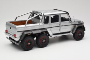Mercedes AMG G63 W463 6x6 Iridium Plata AUTOart 1:18 76301 Compuesto - imagen 3 de 8