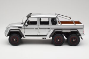 Mercedes AMG G63 W463 6x6 Iridium Plata AUTOart 1:18 76301 Compuesto - imagen 4 de 8
