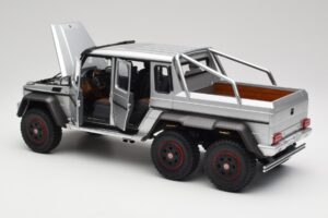Mercedes AMG G63 W463 6x6 Iridium Plata AUTOart 1:18 76301 Compuesto - imagen 5 de 8