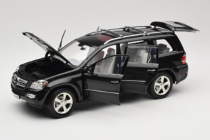 Mercedes GL X164 Period Brown Minichamps 1:18 B66962336 Metal - imagen 2 de 8