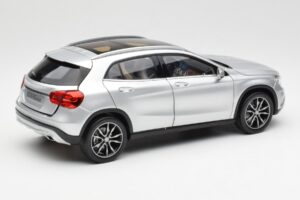 Mercedes GLA X156 Polar Plata Metalizado Norev 1:18 B66960267 Metal - imagen 3 de 8