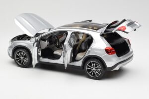 Mercedes GLA X156 Polar Plata Metalizado Norev 1:18 B66960267 Metal - imagen 5 de 8
