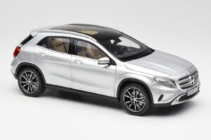 Mercedes GLA X156 Polar Plata Metalizado Norev 1:18 B66960267 Metal - imagen 6 de 8