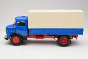 Mercedes L911 Azul Schuco 1:18 450044800 Metal - imagen 4 de 8