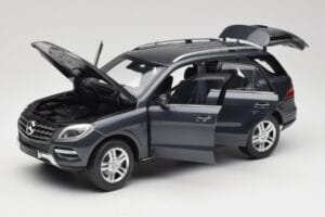 Mercedes M-Class W164 Grey Metallic Minichamps 1:18 100030100 Metal - imagen 2 de 8