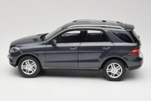 Mercedes M-Class W164 Grey Metallic Minichamps 1:18 100030100 Metal - imagen 4 de 8