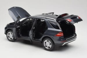 Mercedes M-Class W164 Grey Metallic Minichamps 1:18 100030100 Metal - imagen 5 de 8