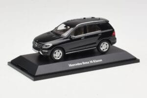 Mercedes M-Class W166 Obsidian Black Metallic Minichamps 1:43 B66960060 Metal - imagen 2 de 4