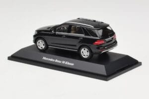 Mercedes M-Class W166 Obsidian Black Metallic Minichamps 1:43 B66960060 Metal - imagen 3 de 4