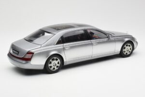 Maybach 62 LWB Himalaya Plata Dealer Edition AUTOart 1:18 B66962178 Metal - imagen 3 de 8