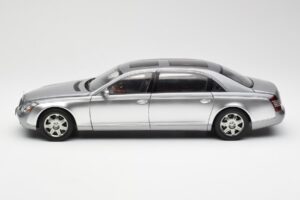 Maybach 62 LWB Himalaya Plata Dealer Edition AUTOart 1:18 B66962178 Metal - imagen 4 de 8