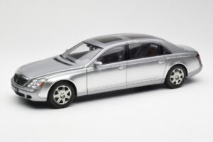 Maybach 62 LWB Himalaya Plata Dealer Edition AUTOart 1:18 B66962178 Metal
