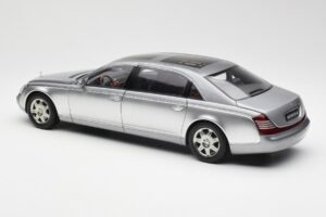 Maybach 62 LWB Himalaya Plata Dealer Edition AUTOart 1:18 B66962178 Metal - imagen 7 de 8