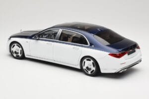 Mercedes Maybach S-Class Z223 Nautical Blue Diamond White Almost Real 1:18 820126 Metal - imagen 7 de 8