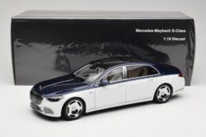 Mercedes Maybach S-Class Z223 Nautical Blue Diamond White Almost Real 1:18 820126 Metal - imagen 8 de 8