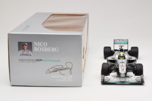 Mercedes MGP W01 #4 N. Rosberg Mercedes GP 2010 Minichamps 1:18 110100004 Metal - imagen 6 de 7