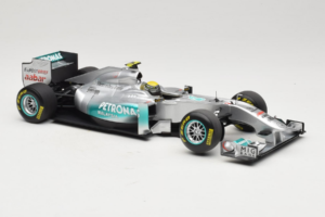 Mercedes MGP W02 #8 N. Rosberg Mercedes GP Showcar 2011 Minichamps 1:18 110110078 Metal - imagen 4 de 7