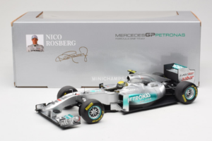 Mercedes MGP W02 #8 N. Rosberg Mercedes GP Showcar 2011 Minichamps 1:18 110110078 Metal - imagen 7 de 7