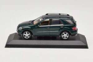 Mercedes ML 500 W164 Verde Oscuro Minichamps 1:43 400034500 Metal