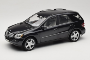 Mercedes ML W164 Obsidian Black Edición Concesionario Minichamps 1:18 B66962321 Metal