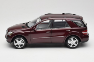 Mercedes ML W164 Red Metallic Minichamps 1:18 150034500 Metal - imagen 4 de 8