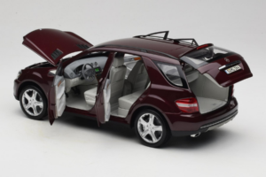 Mercedes ML W164 Red Metallic Minichamps 1:18 150034500 Metal - imagen 5 de 8
