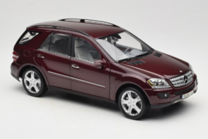 Mercedes ML W164 Red Metallic Minichamps 1:18 150034500 Metal - imagen 6 de 8