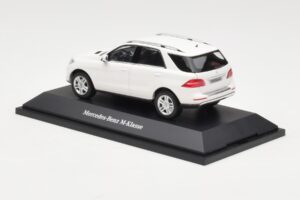 Mercedes ML W166 Calcit White Minichamps 1:43 B66960062 Metal - imagen 3 de 4